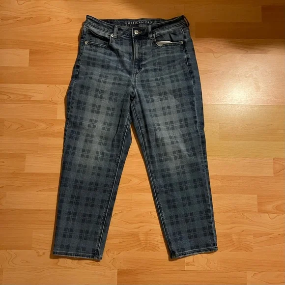 American Eagle Mom Straight Jean - Picture 2 of 6